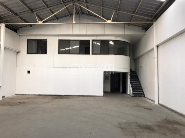 LOCAL COMERCIAL 693 M2 CENTRAL