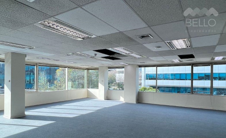Arrienda Oficina Ciudad Empresarial , Huechuraba  708,50 m2  UF 212,55
