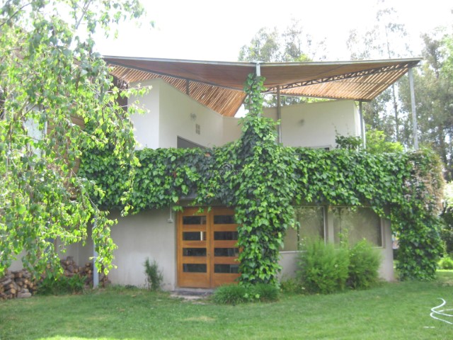 Moderna casa ubicada en Linderos, Buin . Cercana a ruta 5 Sur