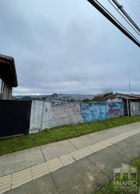 con vista al mar sitio urbano de 456 m2, en el centro de Castro.